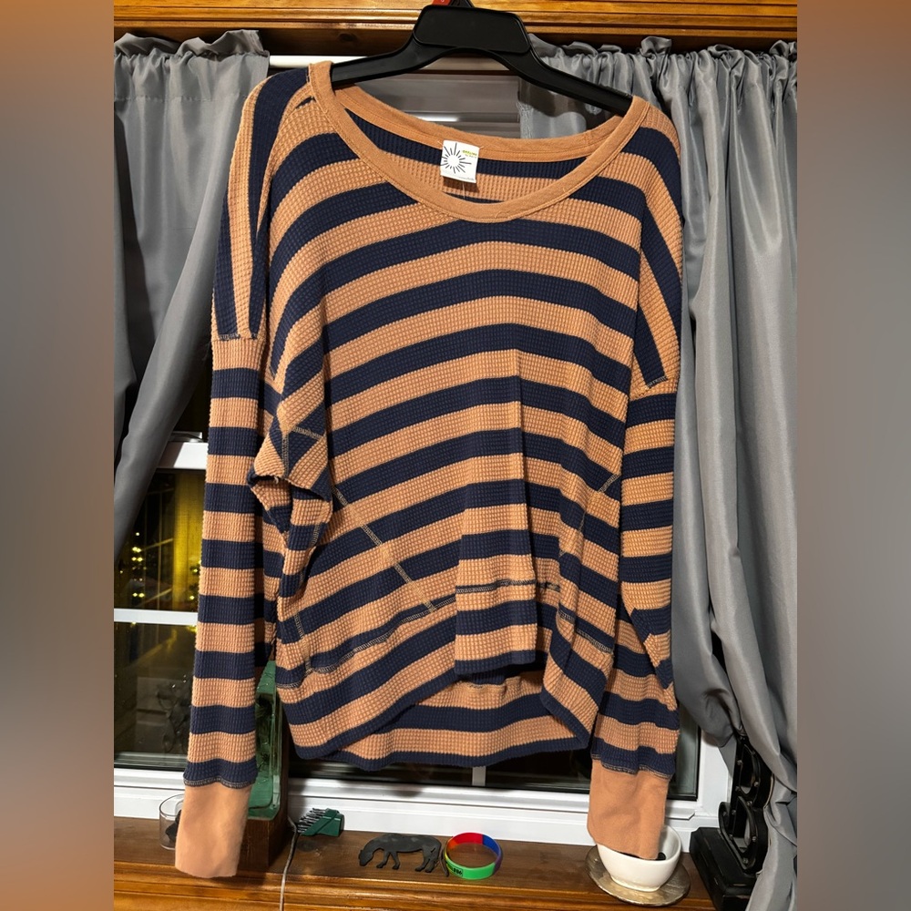 Aerie Offline, brown with navy strips, size small